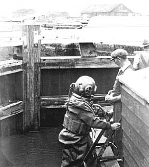 Diver in Junction Lock on the Stroudwater Canal